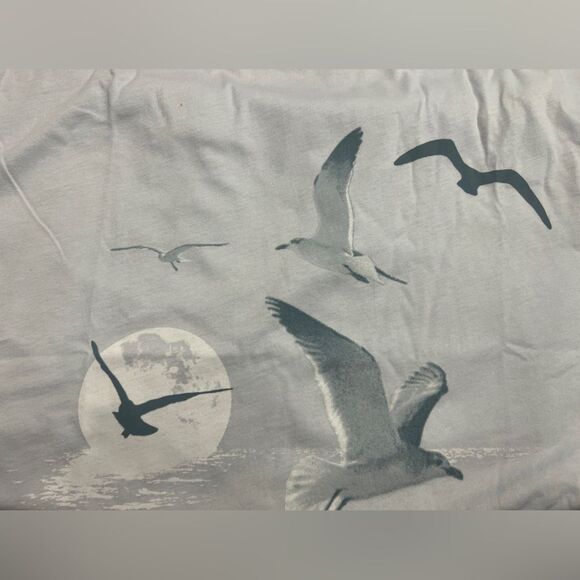 NWT Limited Edition Taylor Swift 1989 Summer Seagull T-Shirt / Unisex / Medium - Picture 2 of 8